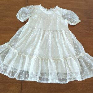 Girls short sleeve mesh lace cream color Dress size 5T GUC
